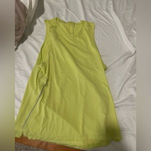 Medium men’s lulu tank